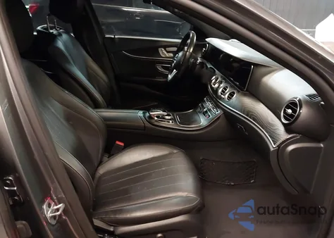 2020 Mercedes-Benz E 350 4Matic z USA, uszkodzony, nr VIN WDDZF8EB5LA705704